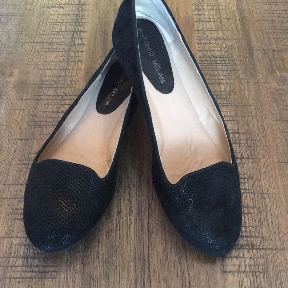 Antonio Melani embossed flat